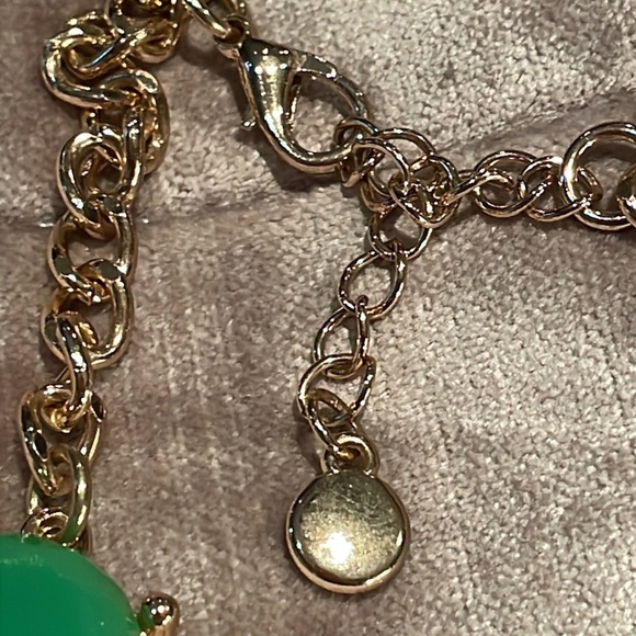 Green Statement Necklace 13-16” - Picture 4 of 4